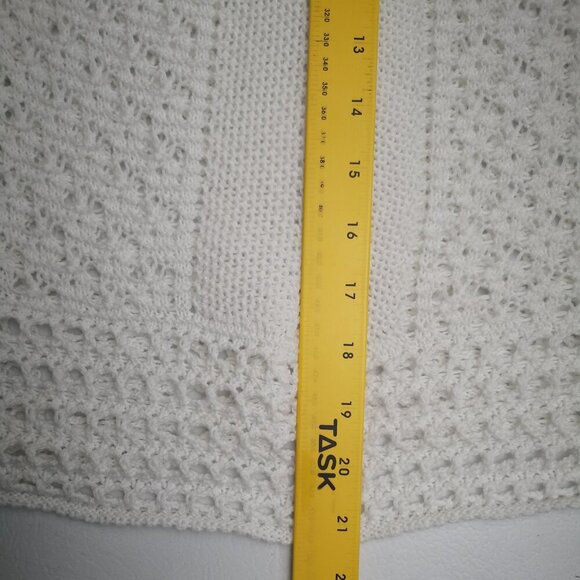 2 / $30.00 - Laura Petites Ladies Size XS White Lightweight Knit Sweater - Picture 9 of 9